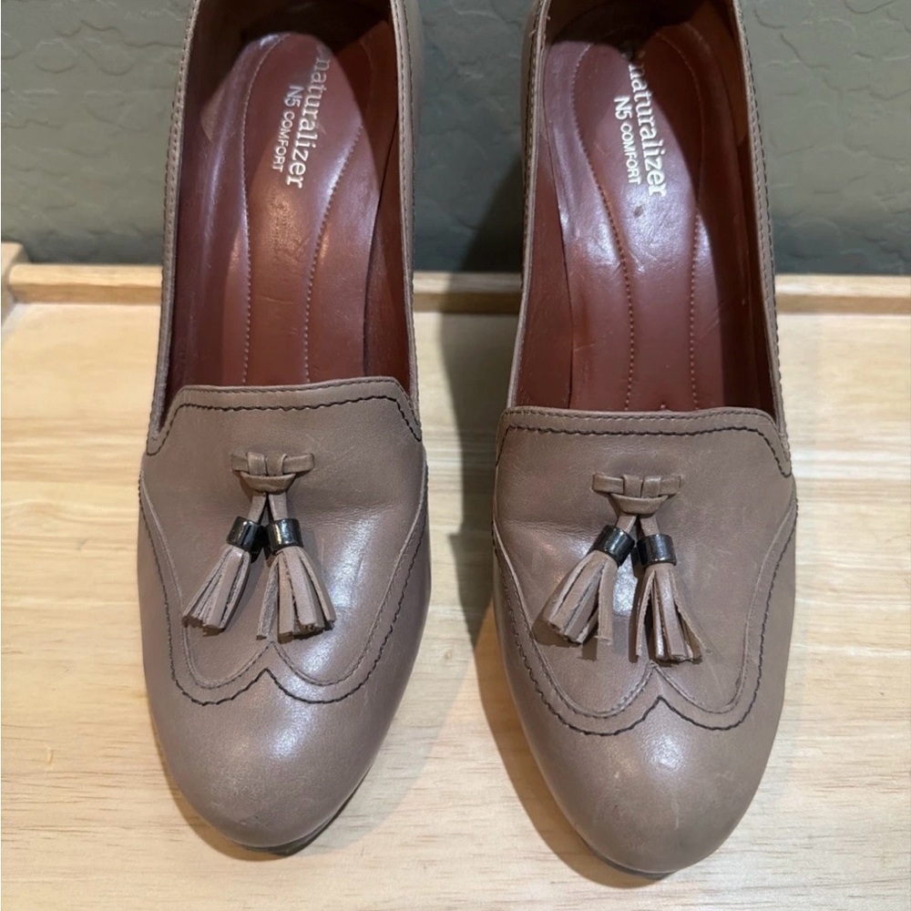 Naturlizer N5 Comfort Tan Leather Pumps Heels Classics Shoe Size 9M